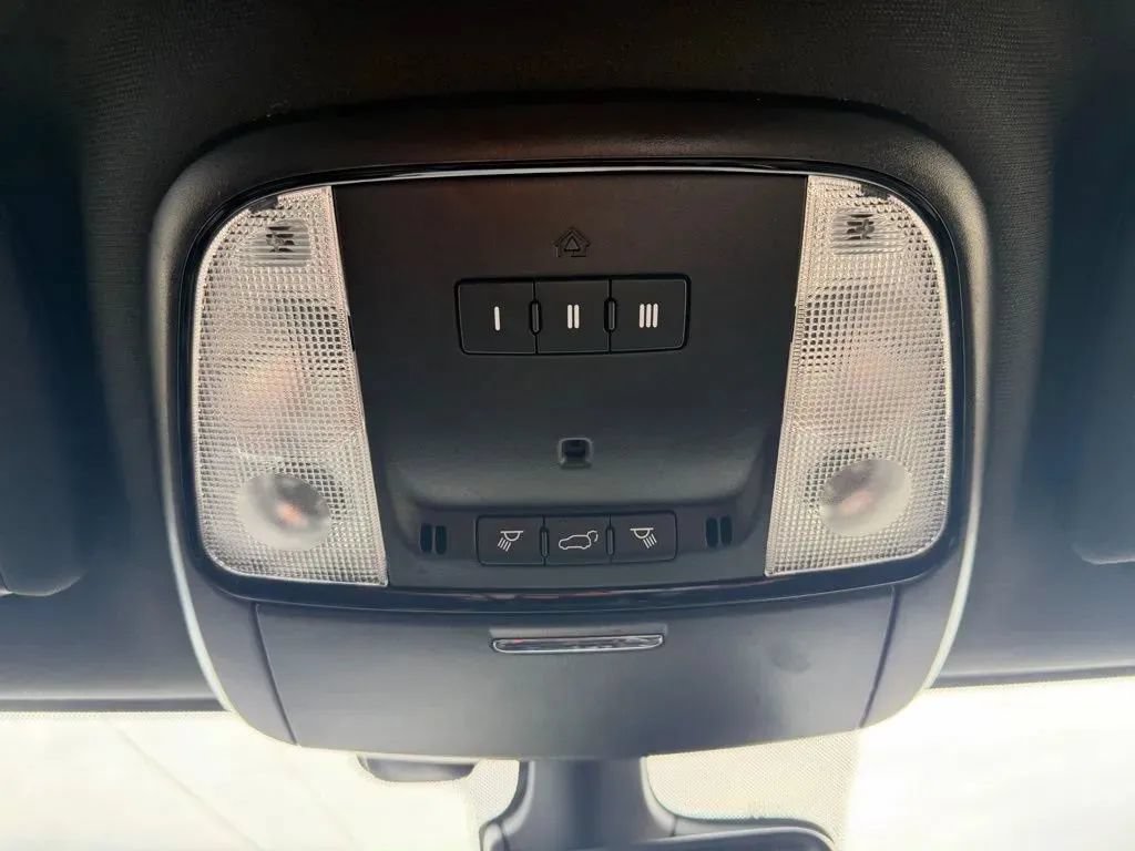 Used 2022 Dodge Durango SRT w/ Technology Group AWD/4WD image 21