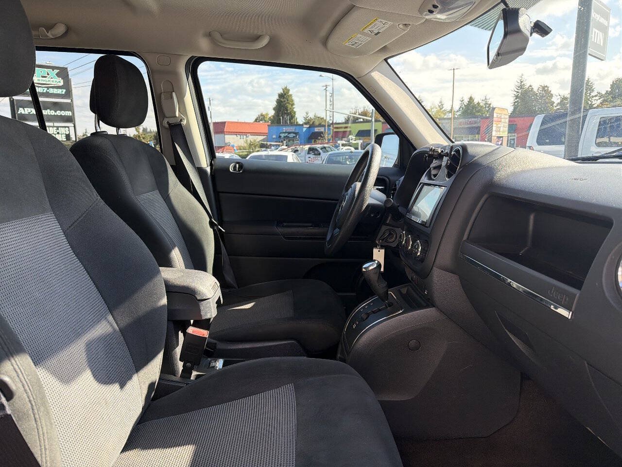 Used 2016 Jeep Patriot Sport w/ Power Value Group AWD/4WD image 17