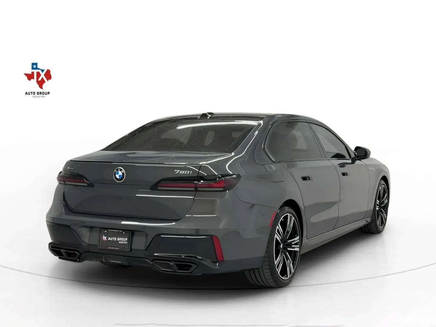 Used 2024 BMW 760i xDrive AWD/4WD image 8