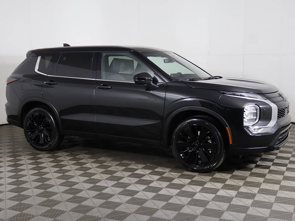 New 2026 Mitsubishi Outlander LE image 13