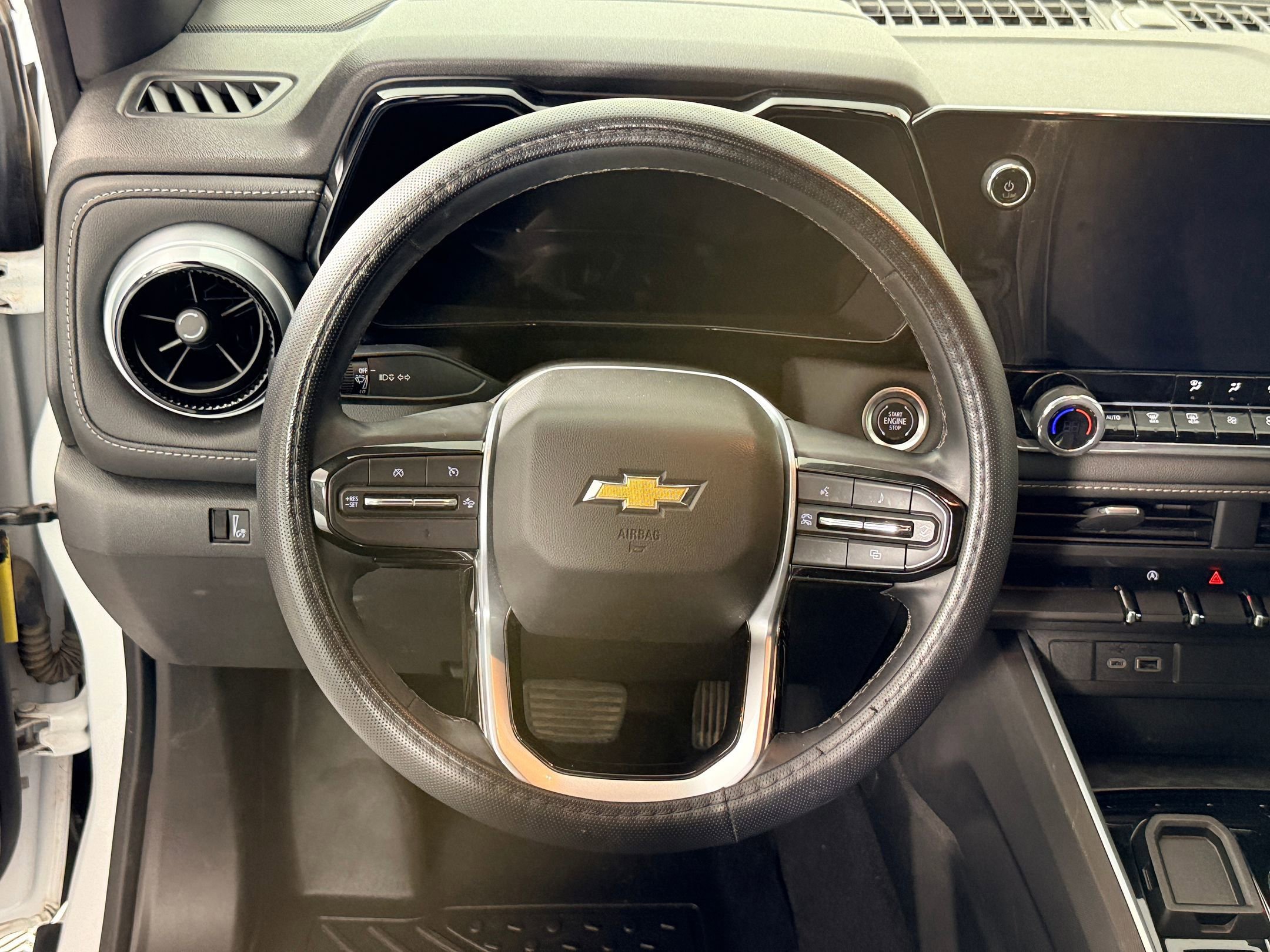 Used 2024 Chevrolet Colorado LT w/ LT Convenience Package image 19