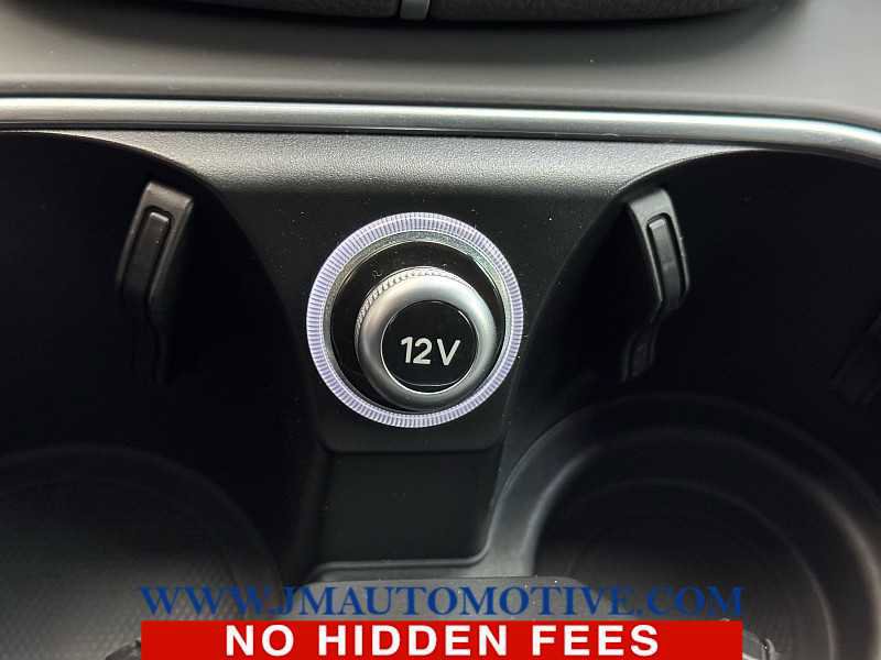 Used 2023 Porsche Cayenne Platinum Edition image 35