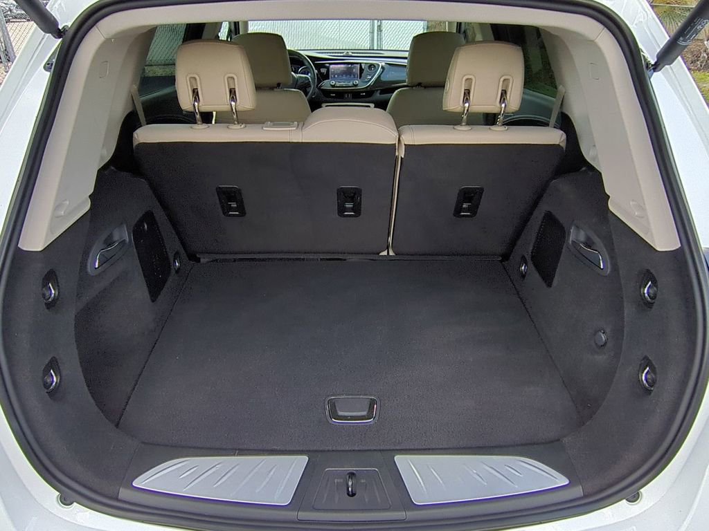 Used 2020 Buick Envision Essence w/ Experience Buick Package image 13