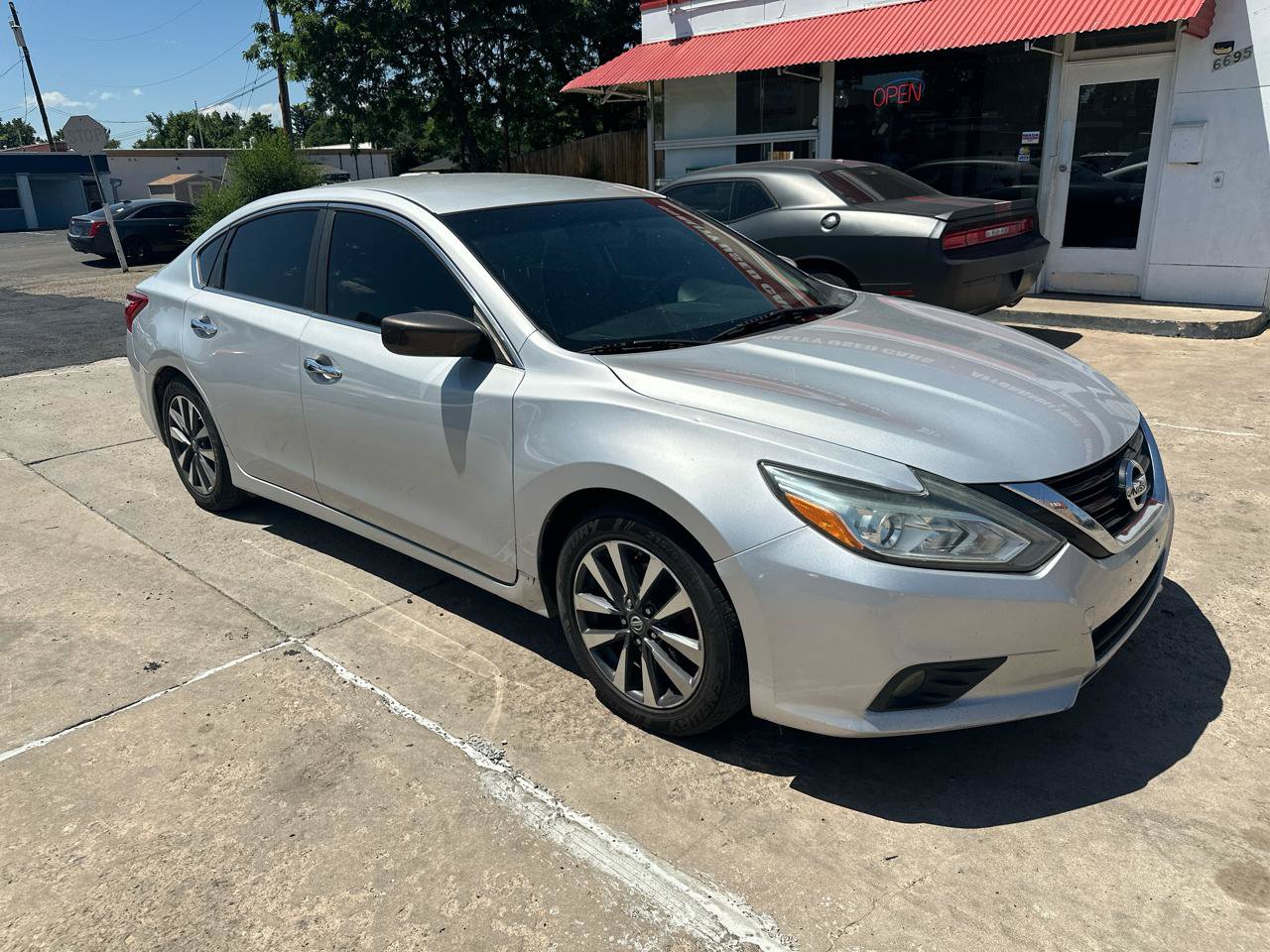 Used 2017 Nissan Altima 2.5 SV FWD image 3