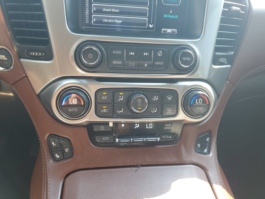 Used 2015 Chevrolet Suburban LTZ RWD image 28