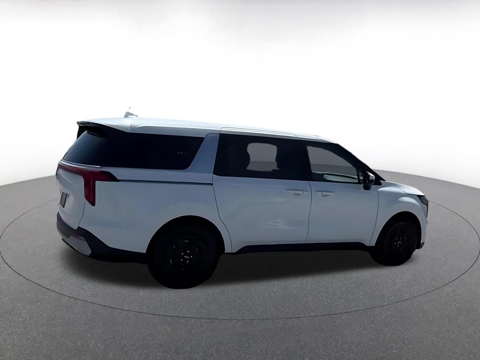 Used 2026 Kia Carnival FWD image 14