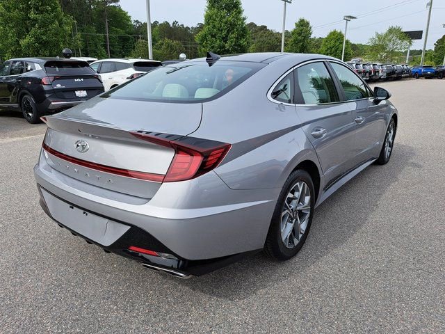 Used 2023 Hyundai Sonata SEL w/ Convenience Package FWD image 5