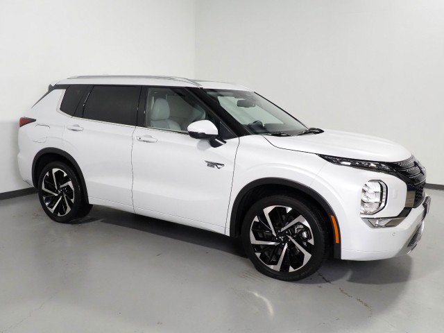 Used 2025 Mitsubishi Outlander SEL
