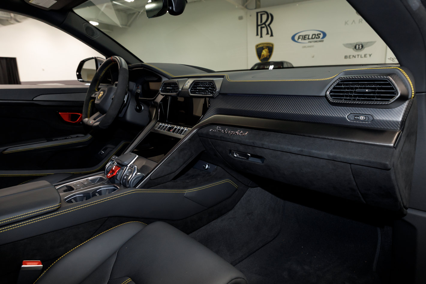 Used 2024 Lamborghini Urus Performante AWD/4WD image 68