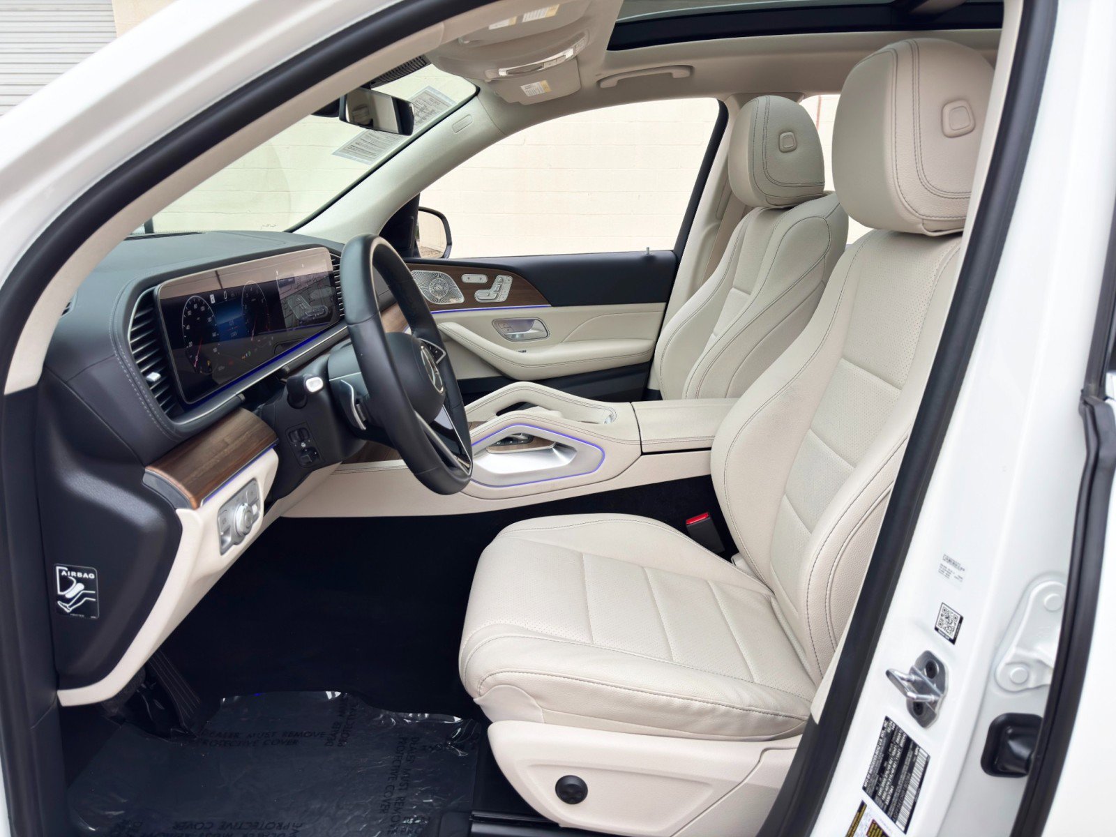 Used 2024 Mercedes-Benz GLS 450 4MATIC image 17