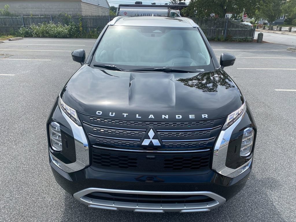 New 2025 Mitsubishi Outlander SEL image 3