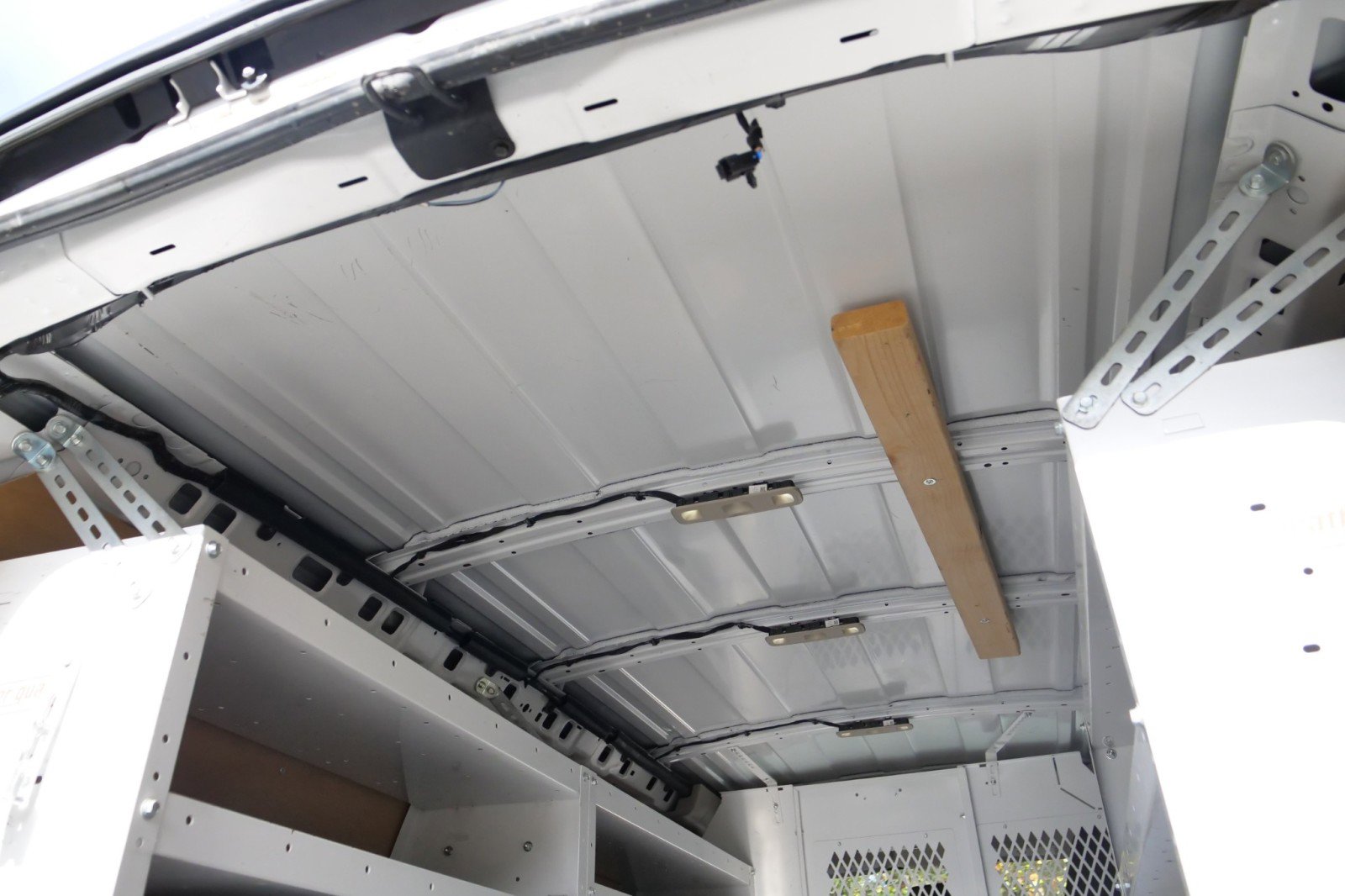 Used 2018 GMC Savana 3500 w/ Driver Convenience Package image 29