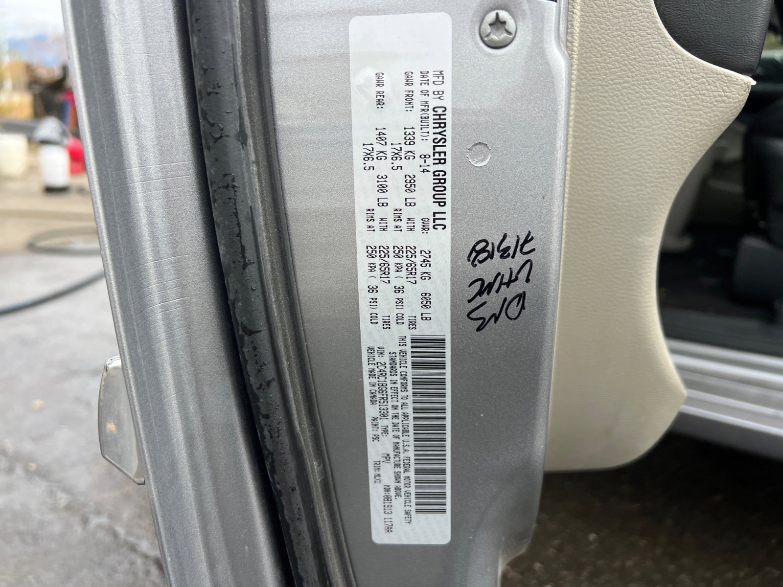 Used 2015 Chrysler Town & Country Touring image 42