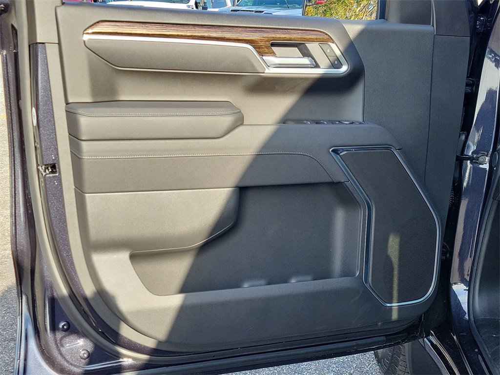 New 2025 GMC Sierra 1500 SLE image 19