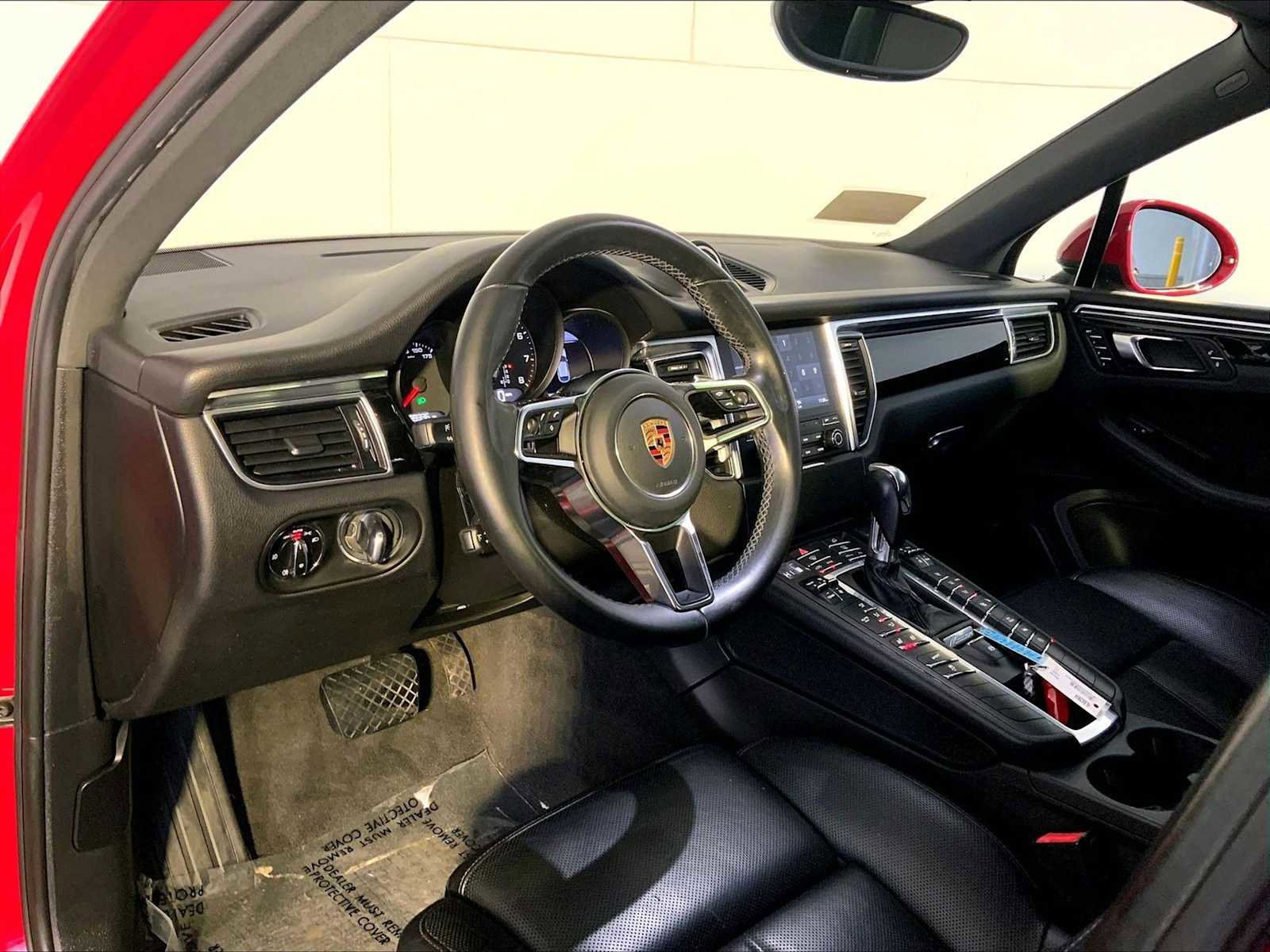 Certified 2017 Porsche Macan image 4