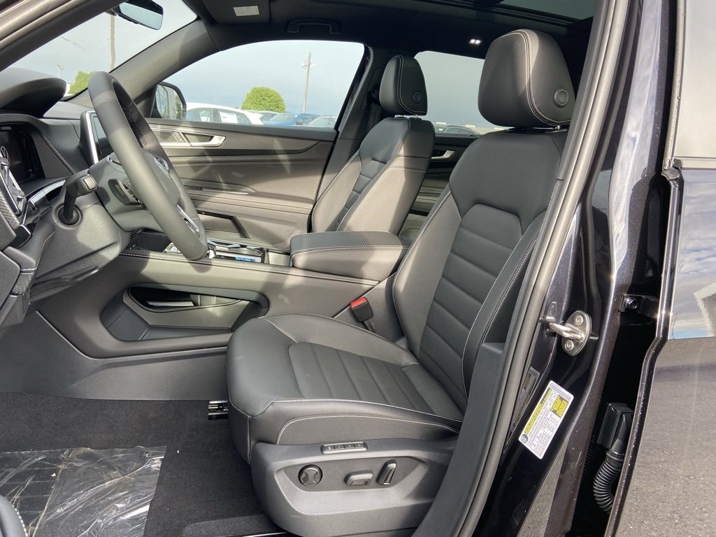 New 2025 Volkswagen Atlas Cross Sport SEL R-Line image 8