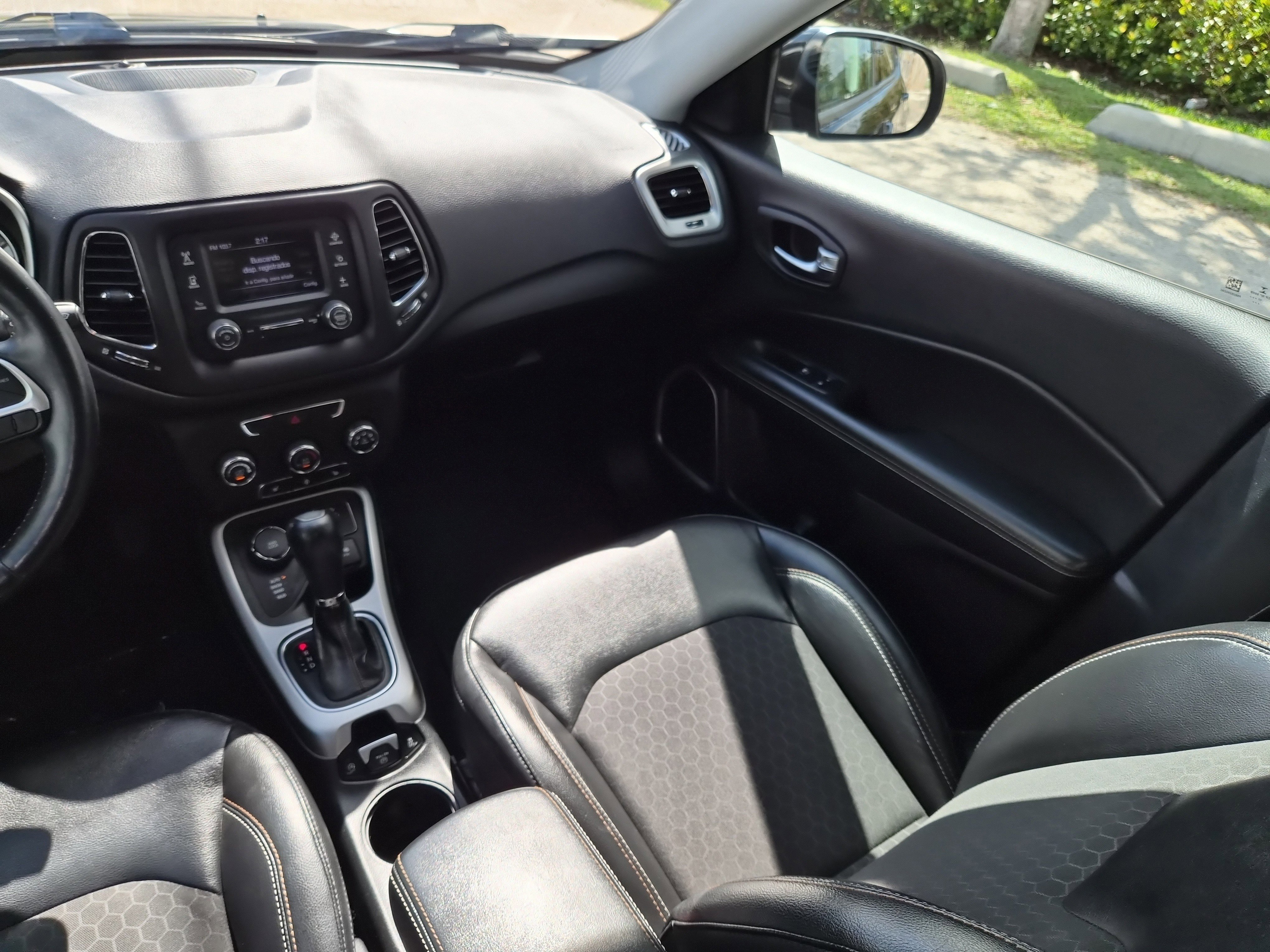 Used 2018 Jeep Compass Latitude w/ Cold Weather Group image 13