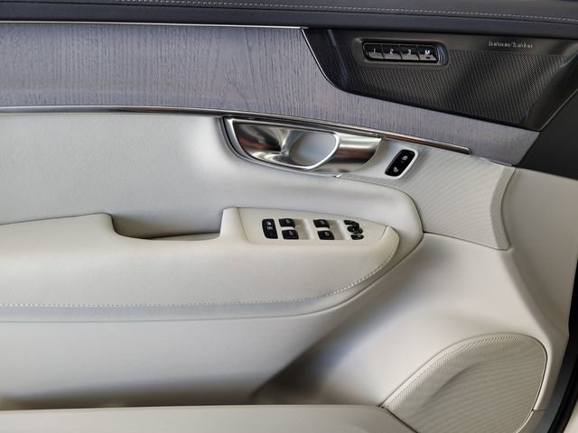 New 2026 Volvo XC90 B6 Ultra w/ Protection Package AWD/4WD image 23