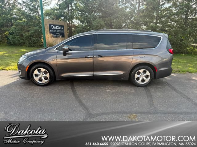 Used 2017 Chrysler Pacifica Touring-L w/ Tire & Wheel Group
