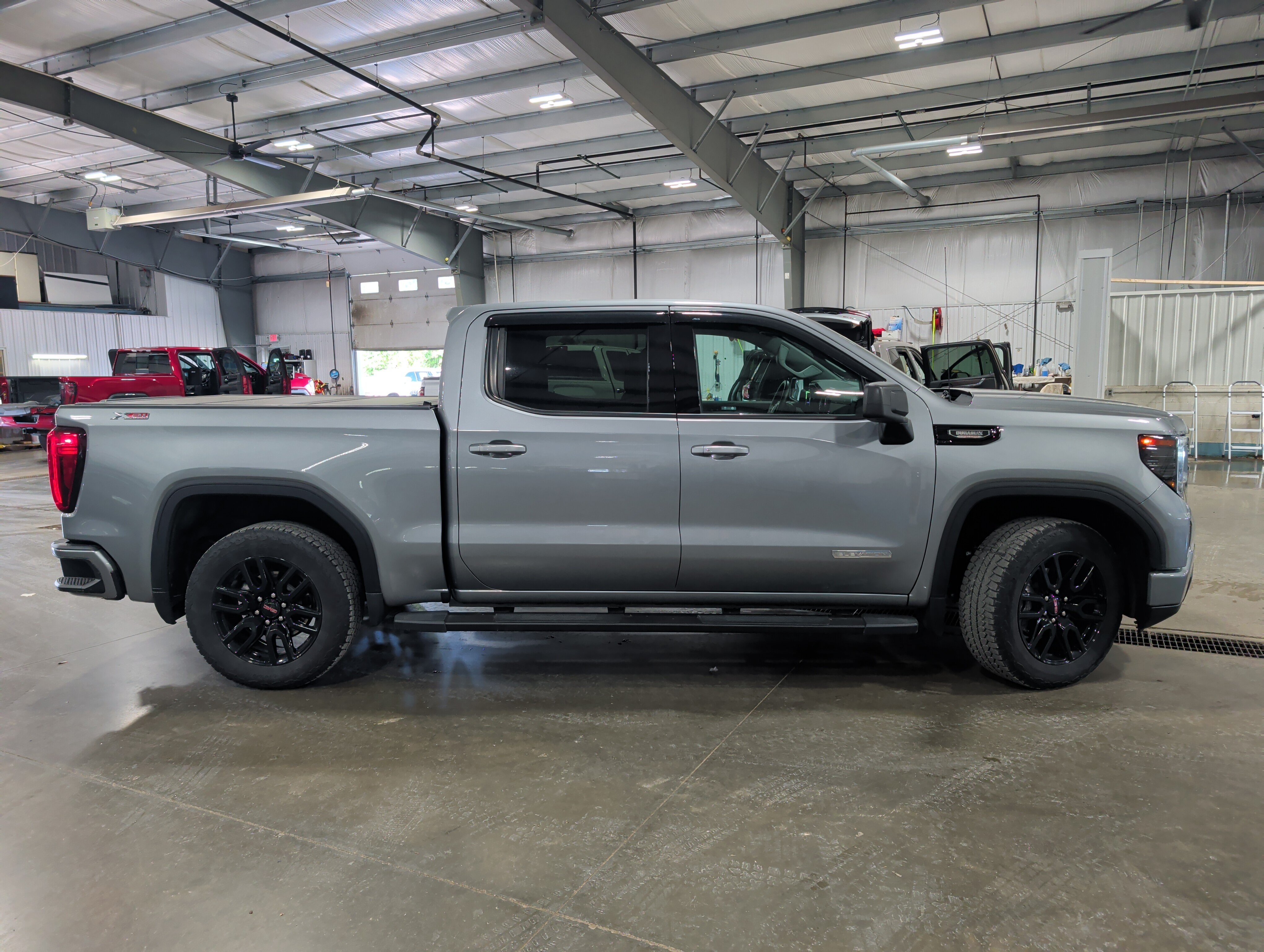 Used 2024 GMC Sierra 1500 Elevation w/ X31 Off-Road Package AWD/4WD image 2