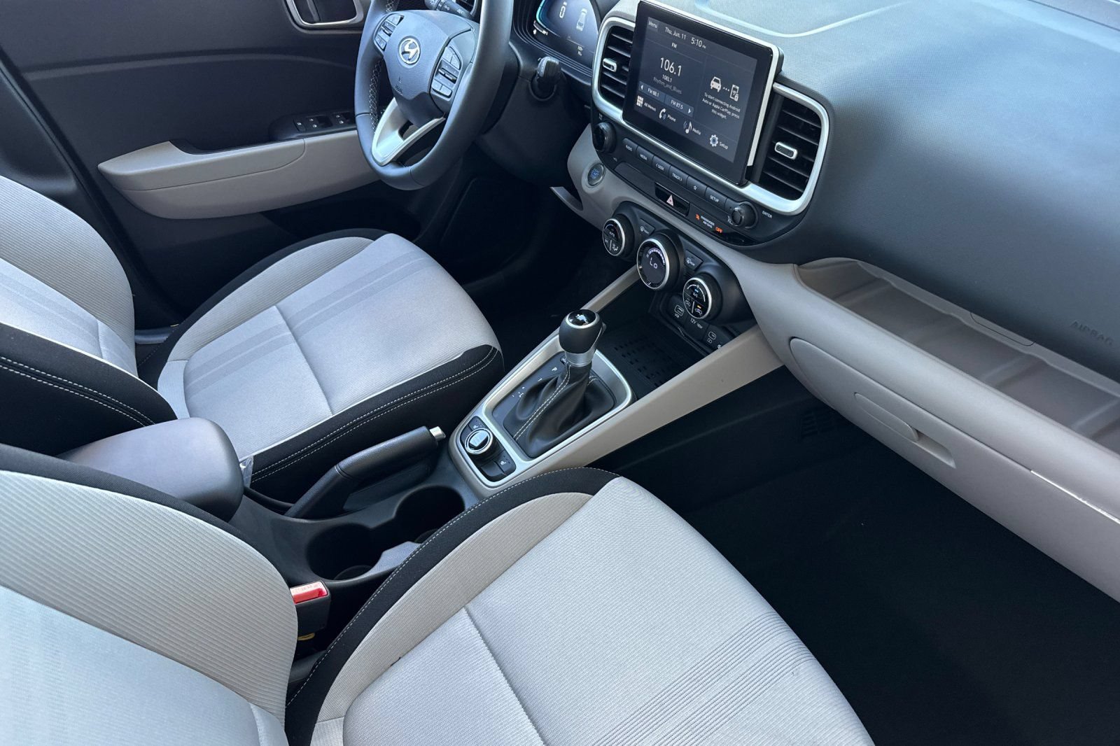 New 2026 Hyundai Venue SEL FWD image 17