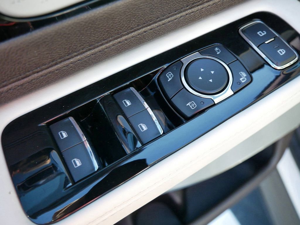 Used 2023 Lincoln Aviator Black Label w/ Dynamic Handling Package image 11