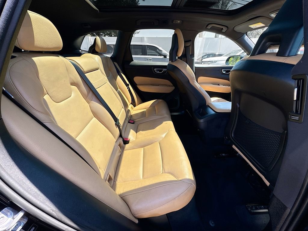 Used 2018 Volvo XC60 T6 Momentum w/ Vision Package AWD/4WD image 28