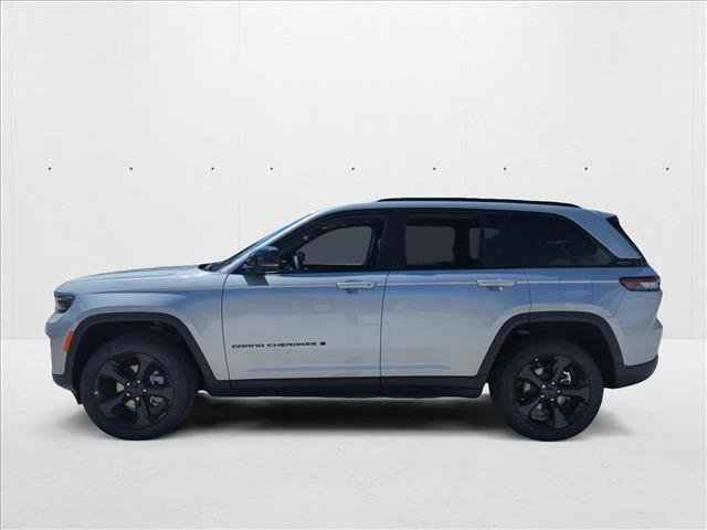 New 2025 Jeep Grand Cherokee Limited w/ Luxury Tech Group II RWD image 5