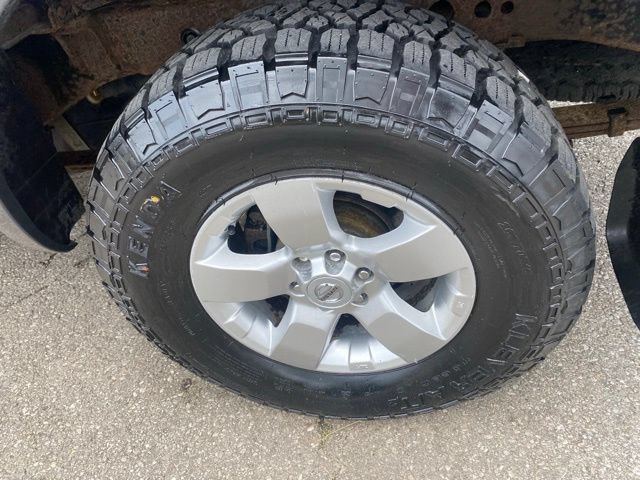 Used 2012 Nissan Frontier SV AWD/4WD image 30