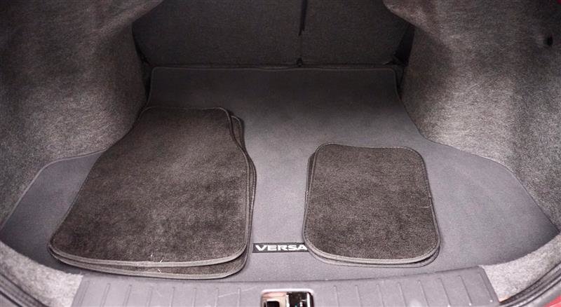 Used 2017 Nissan Versa SV w/ SV Special Edition Package image 32