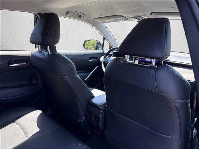 Certified 2025 Toyota Corolla Cross XLE FWD image 22