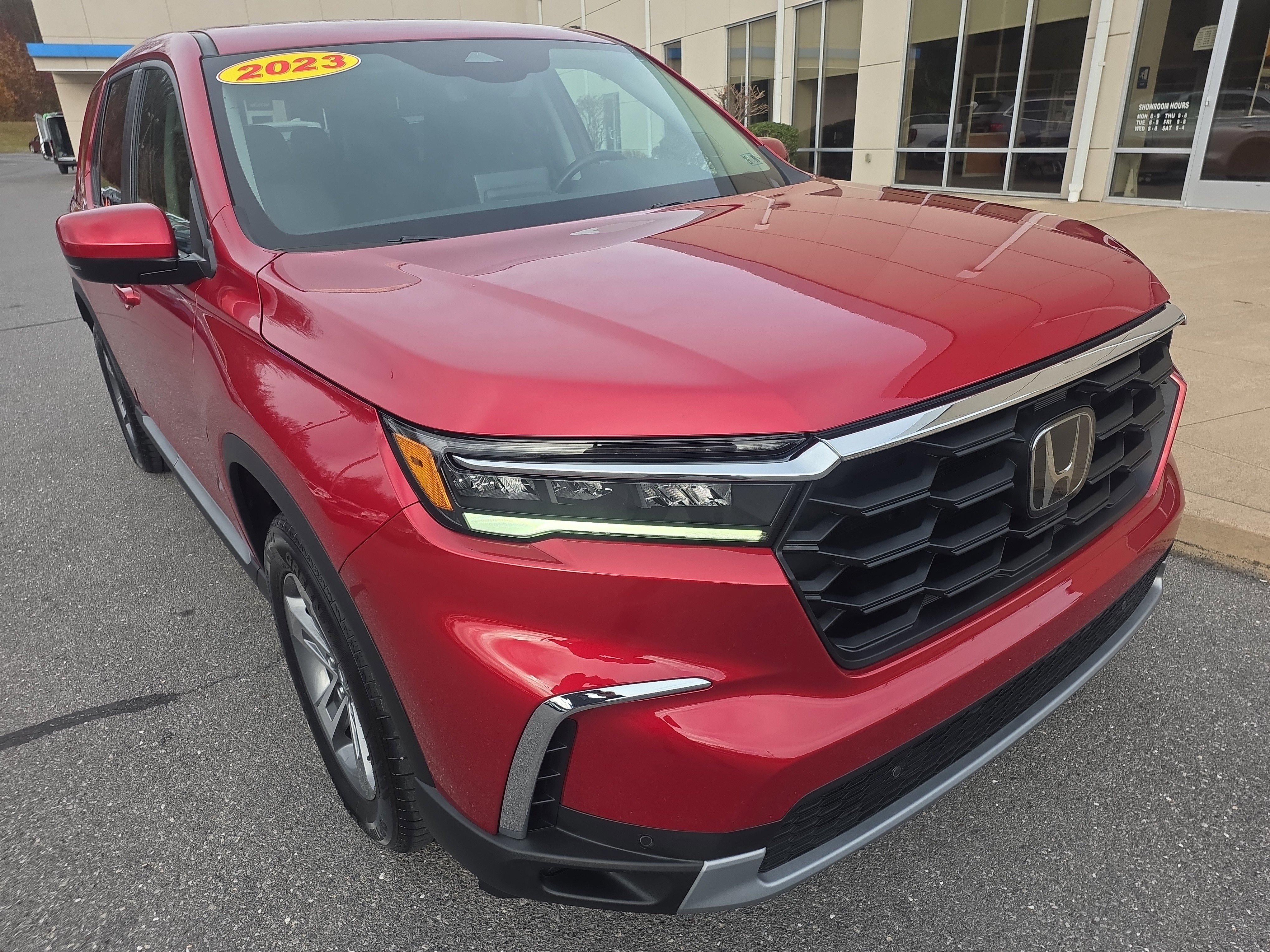 Used 2023 Honda Pilot EX-L image 3
