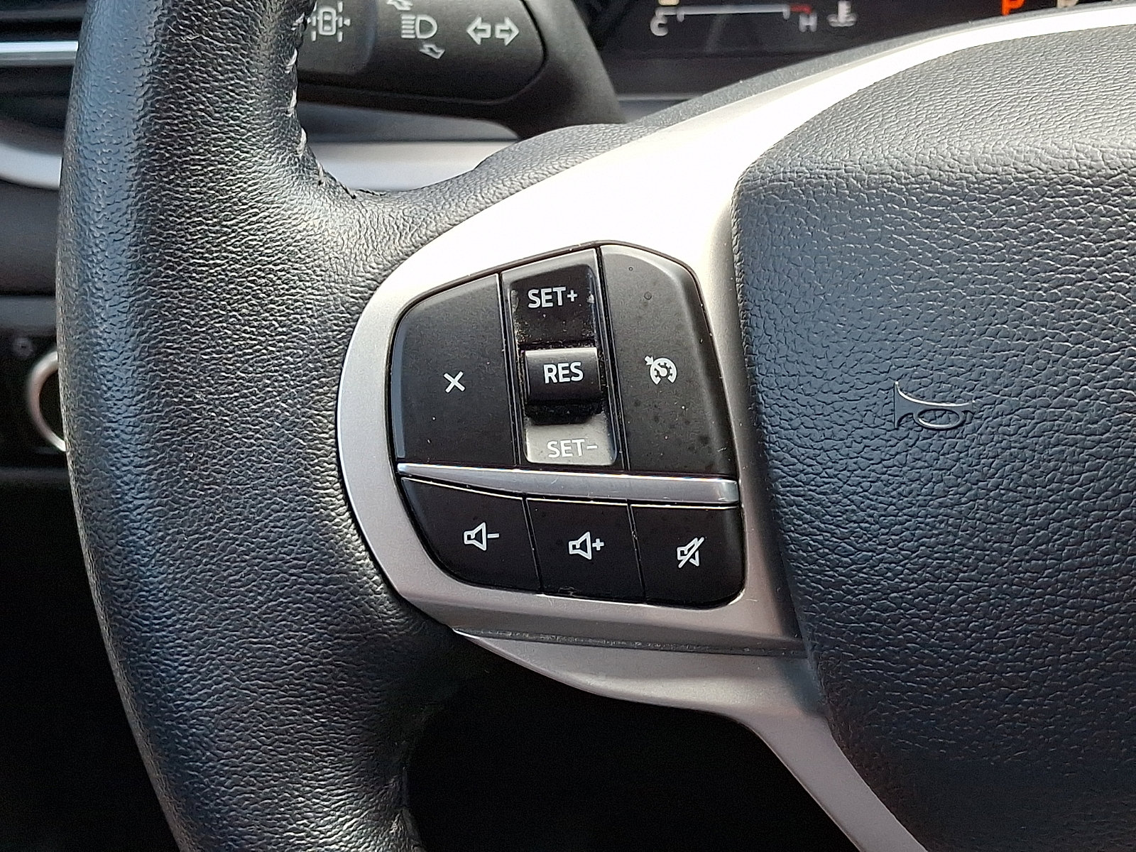 Certified 2023 Ford Explorer XLT w/ Equipment Group 202A AWD/4WD image 24