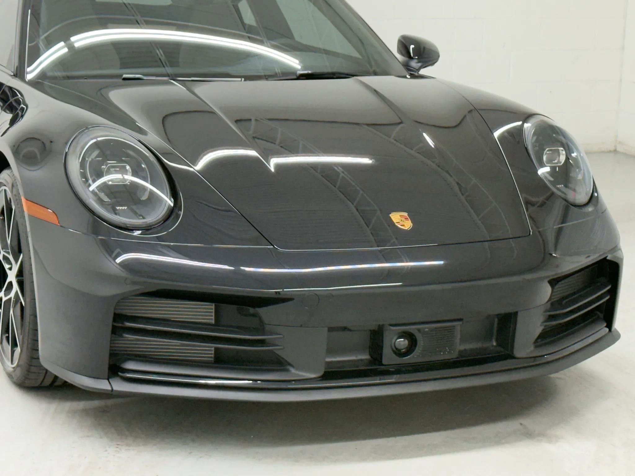Used 2025 Porsche 911 Carrera RWD image 39