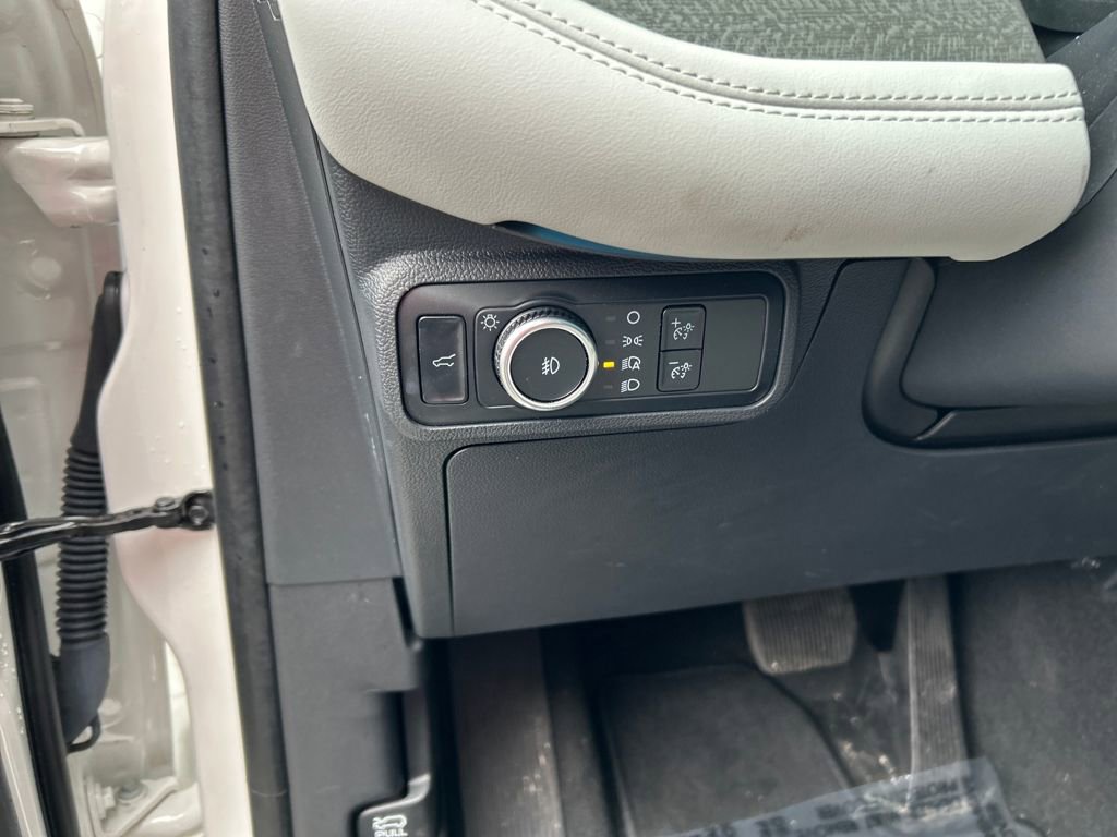 Used 2025 Ford Explorer Platinum w/ Ultimate Package image 16