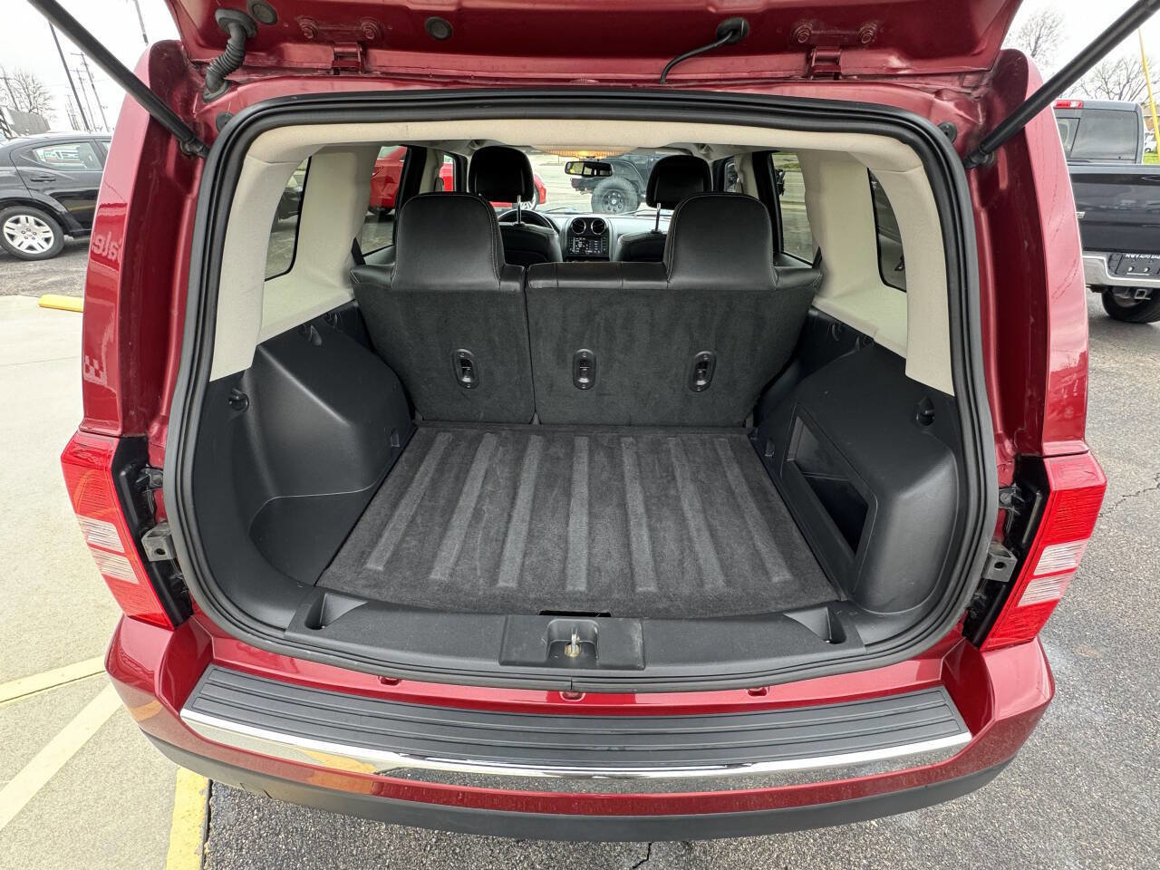 Used 2016 Jeep Patriot High Altitude image 31