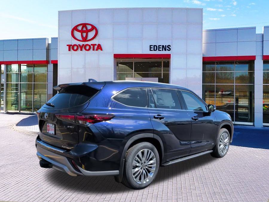New 2026 Toyota Highlander Platinum image 3
