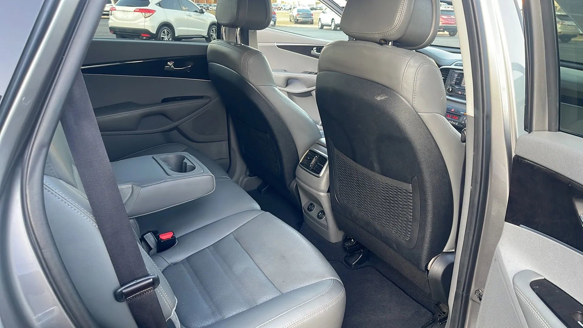 Used 2016 Kia Sorento EX image 30