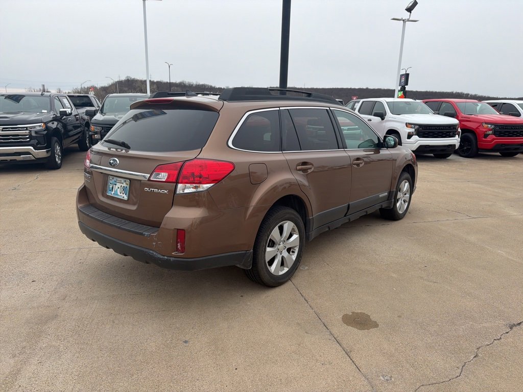 Used 2011 Subaru Outback 2.5i Limited image 5