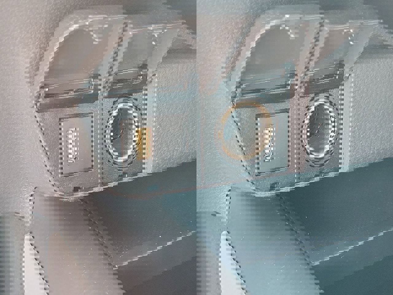 Used 2021 Toyota Camry SE image 28