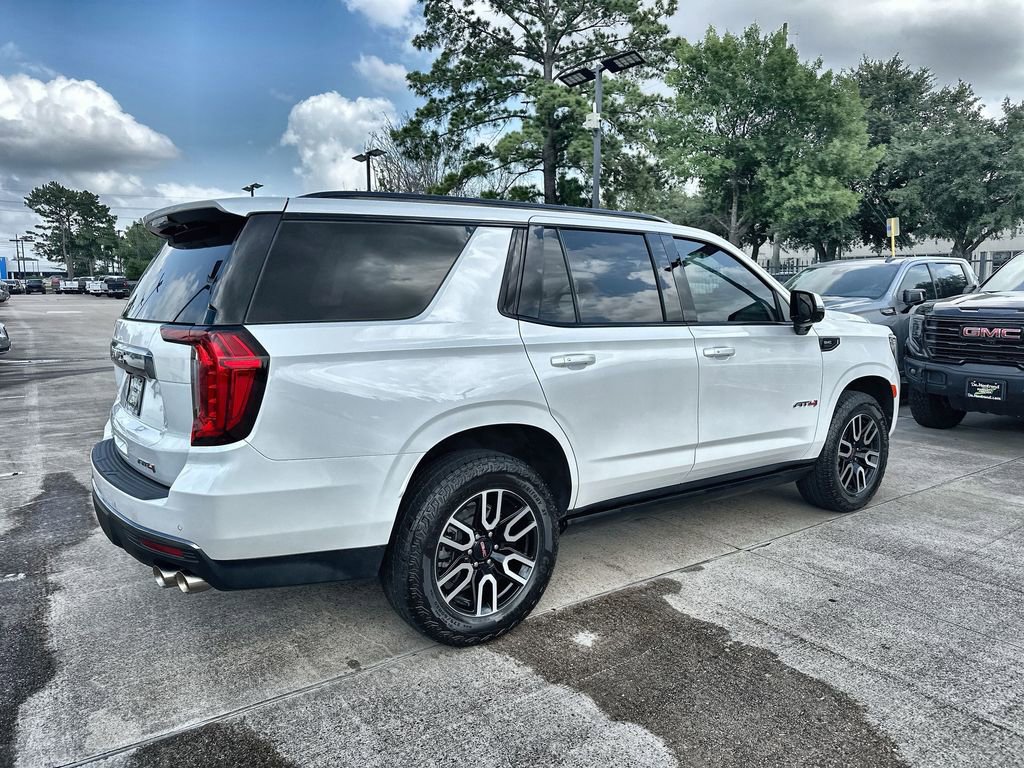 Used 2024 GMC Yukon AT4 w/ Technology Package AWD/4WD image 11