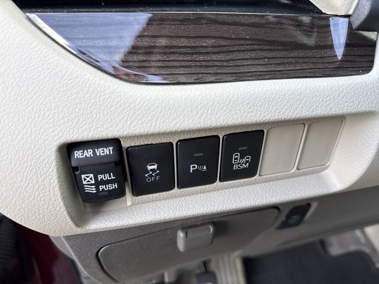 Used 2015 Toyota Sienna image 67