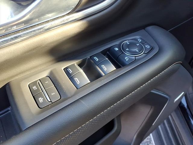 Used 2024 Chevrolet Tahoe Premier w/ Advanced Technology Package AWD/4WD image 16