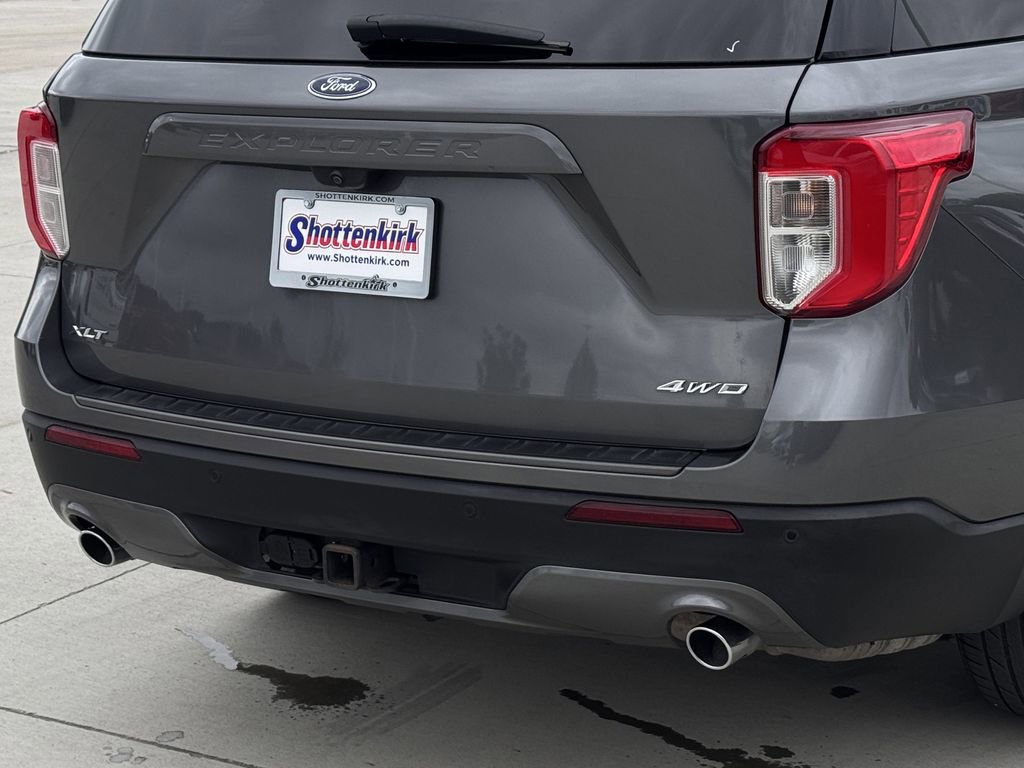 Used 2023 Ford Explorer XLT w/ Equipment Group 202A image 12