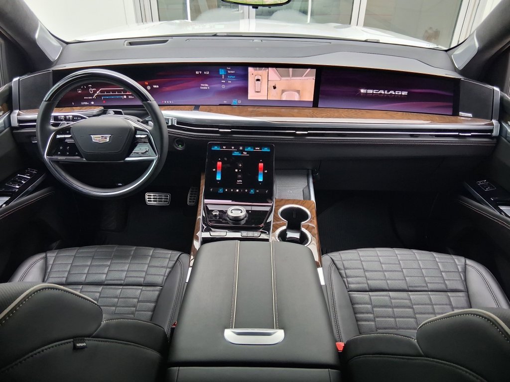 Used 2025 Cadillac Escalade Sport Platinum AWD/4WD image 10