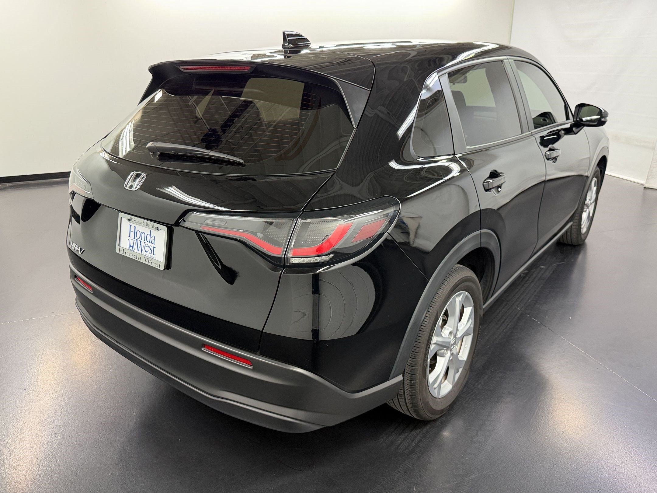 Certified 2024 Honda HR-V LX image 9