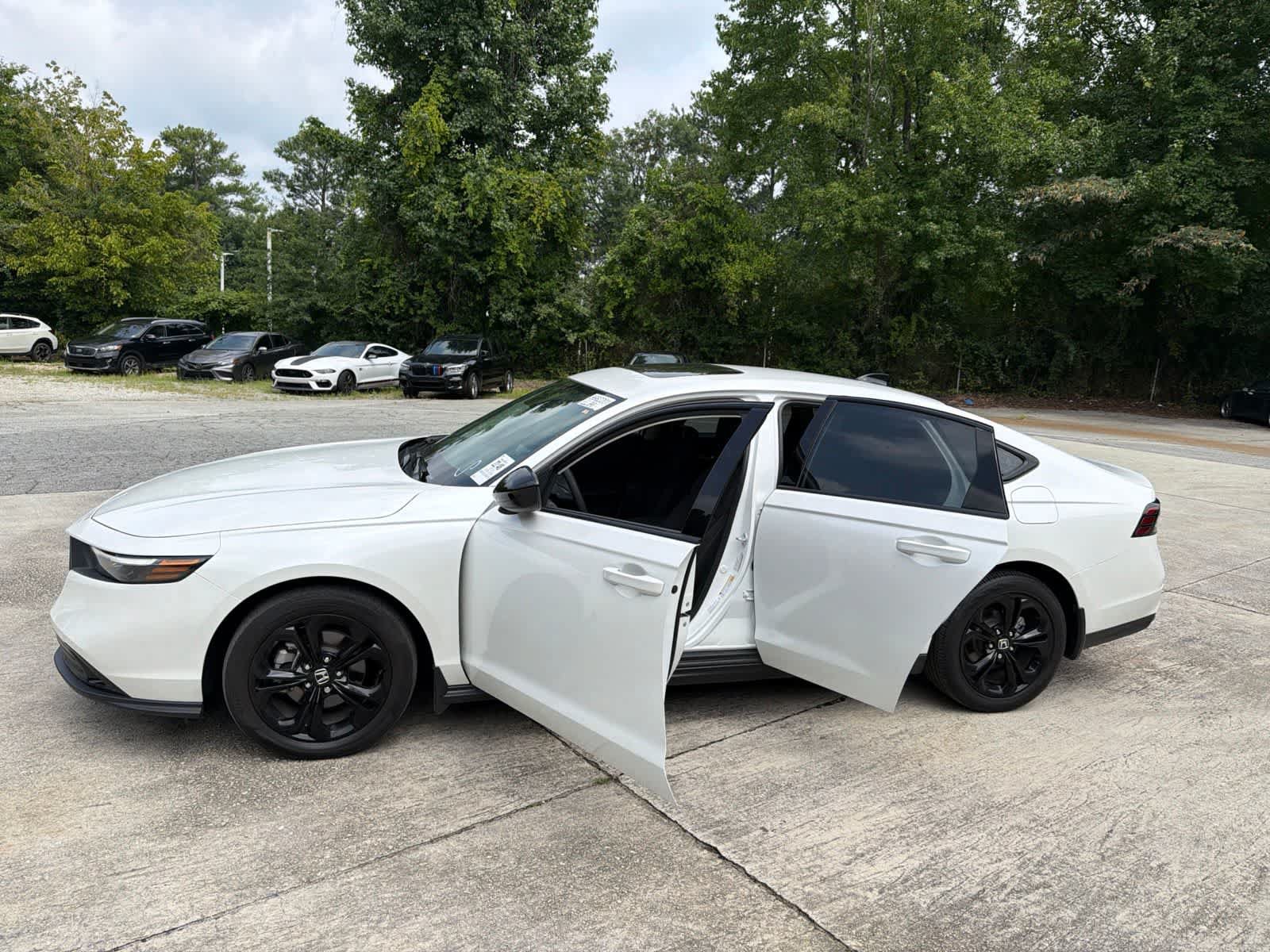 Certified 2025 Honda Accord SE image 19