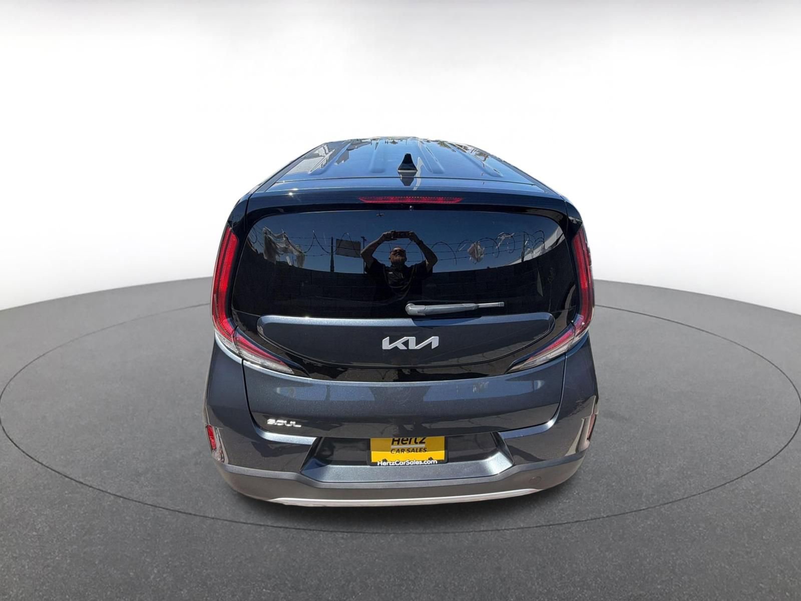 Used 2025 Kia Soul LX w/ LX Technology Package FWD image 8