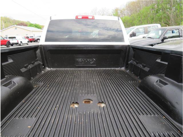 Used 2018 RAM 2500 Tradesman w/ Chrome Appearance Group AWD/4WD image 3
