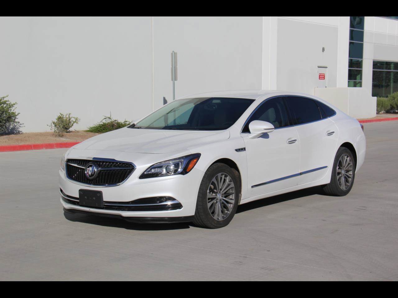 Used 2018 Buick LaCrosse Premium FWD image 1